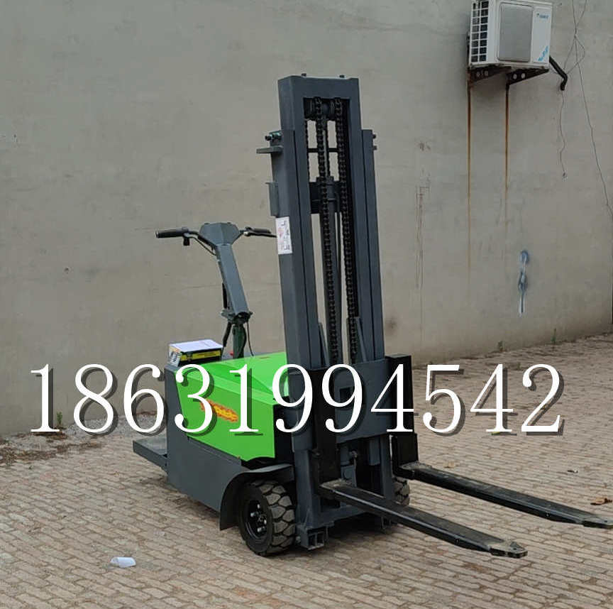 安宁市优程全电动叉车插腿式堆高车液压装卸车1.5吨升高小型站驾式铲车